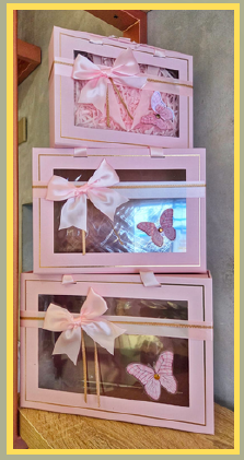 CAJAS CON MOÑO